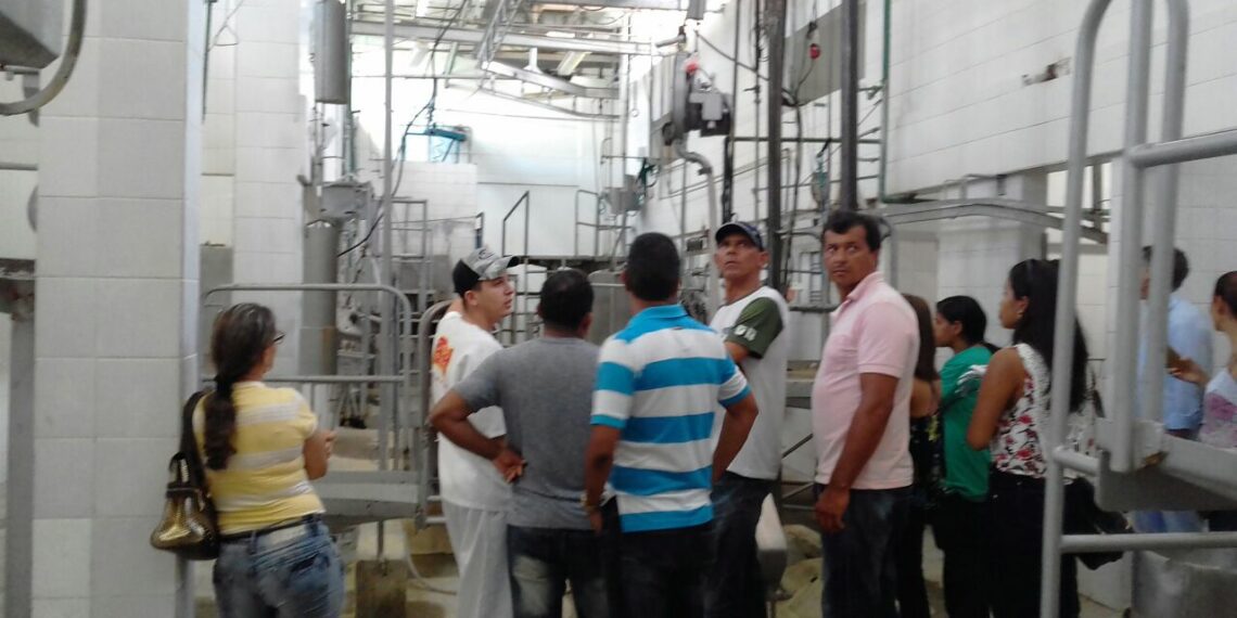 Participantes do PRO-SENAR Caprinos do município de Andorinha participam de Missão Técnica em Juazeiro