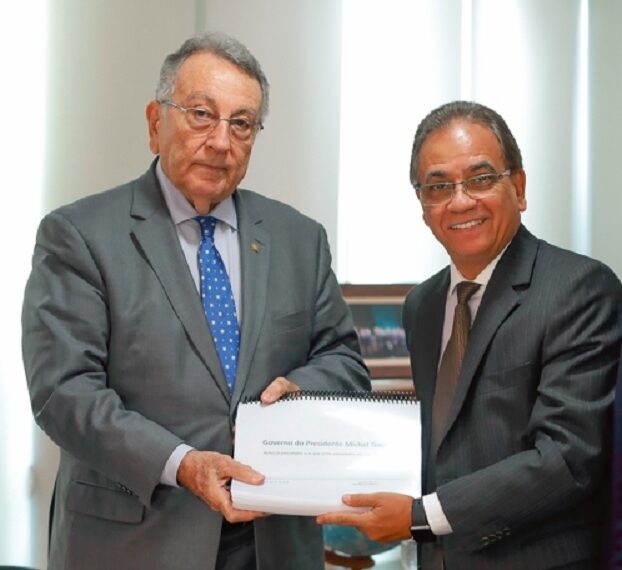 CNA recebe documento com ações do governo