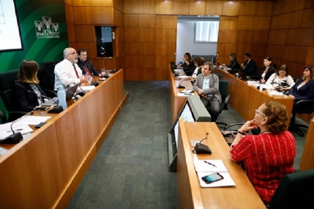 CNA debate normas técnicas da avicultura