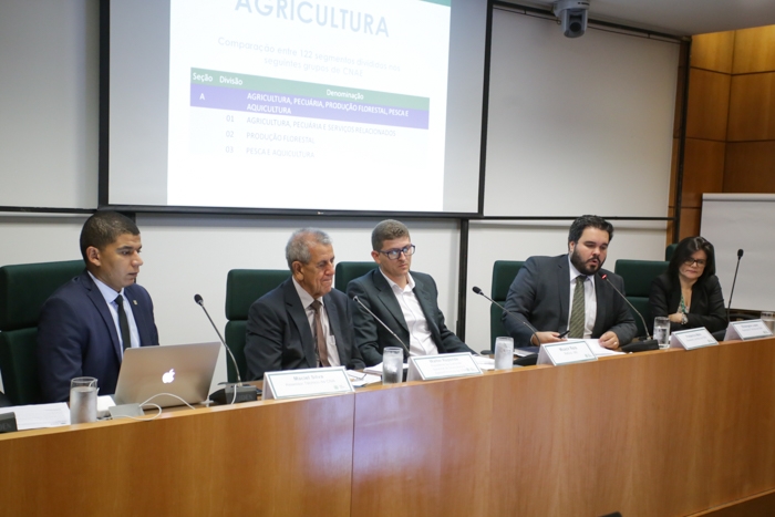 CNA debate demandas do setor florestal