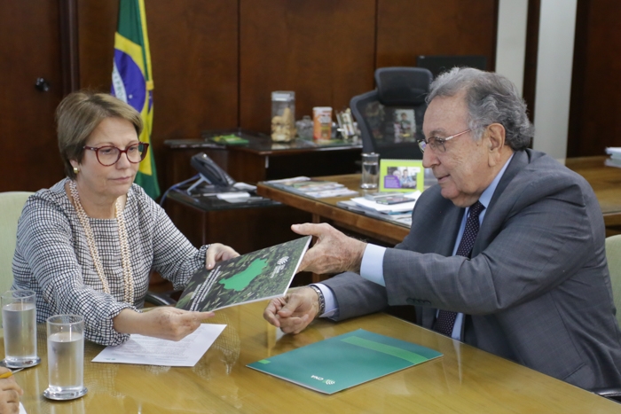 Sistema CNA entrega propostas para o Plano Agrícola e Pecuário 2019/2020 para ministra da Agricultura
