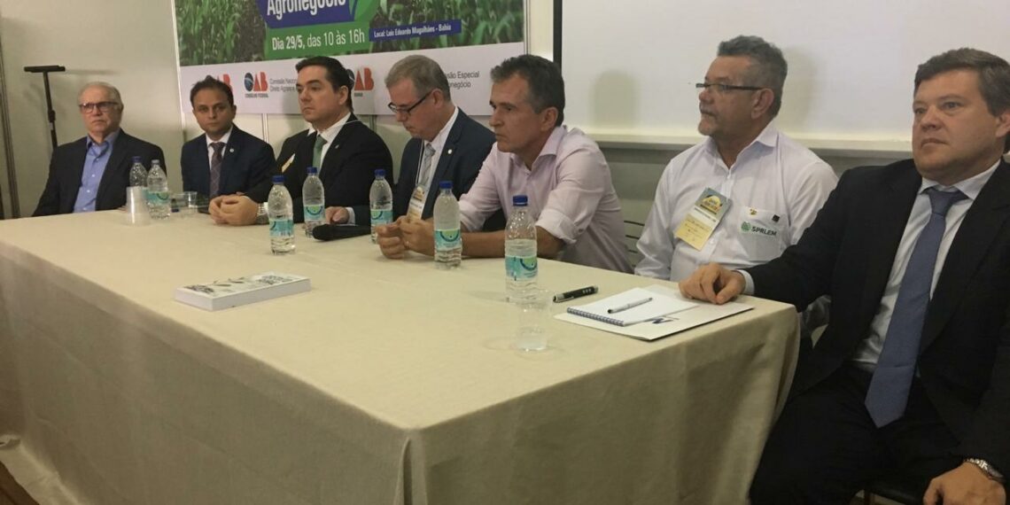 Presidente do Sistema FAEB/SENAR participa do segundo dia da Bahia Farm Show