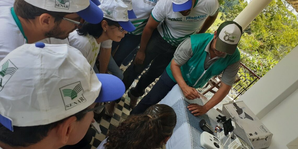 Alunos do Curso Técnico em Agronegócio do Senar Bahia, Polo Salvador, participaram de aula de Drone no interior do estado