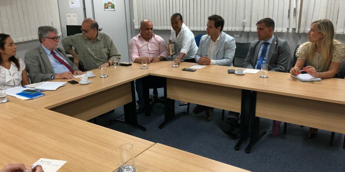 Reunião na Secretaria do Meio Ambiente discutiu portaria do Inema sobre medidores de vazão