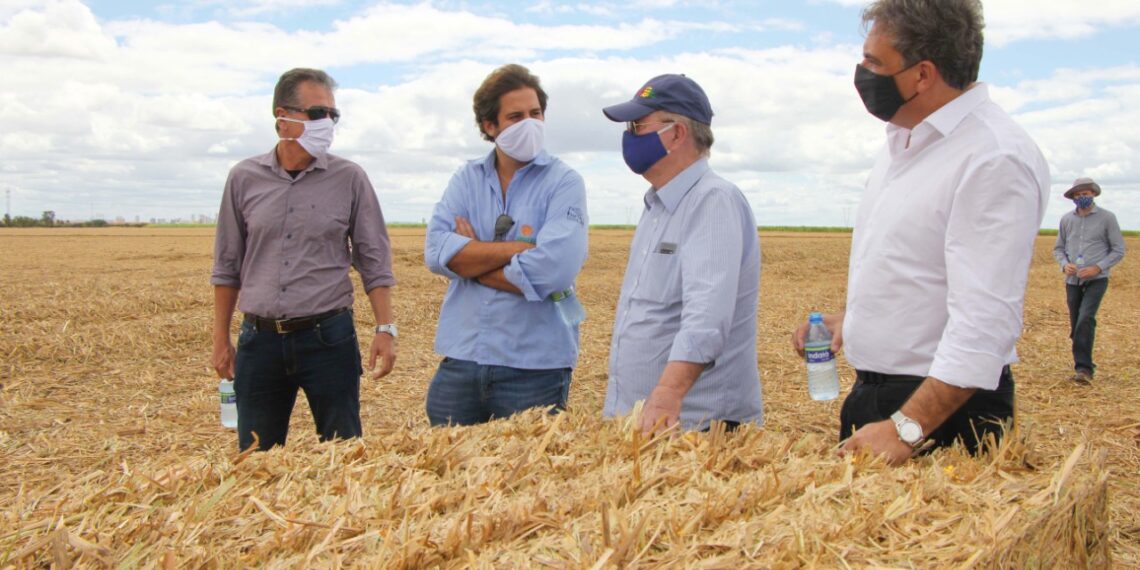 Comitiva do Governo do Estado, MDR e FAEB estiveram na usina sucroalcooleira