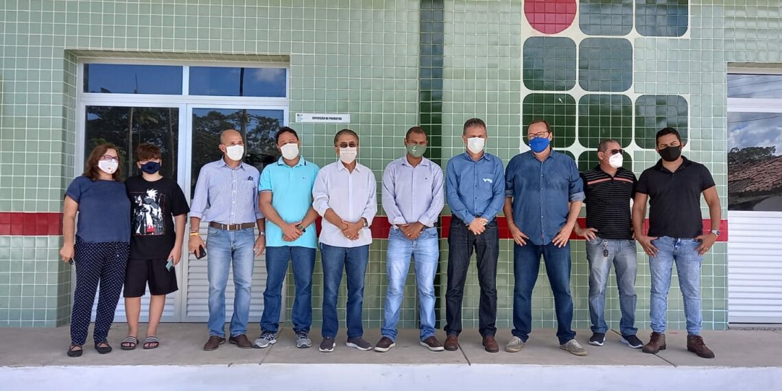 Lançamento do Município Parceiro em Uruçuca reúne presidente do Sistema Faeb/Senar, prefeito da cidade e autoridades da região