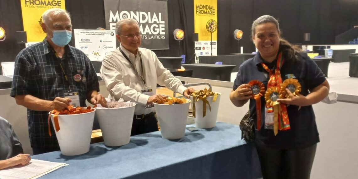 Mestre queijeira baiana ganha cinco medalhas no concurso mais importante do mundo