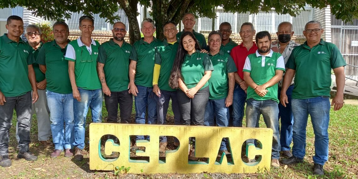 Senar Bahia realiza treinamento sobre cacau em Valença