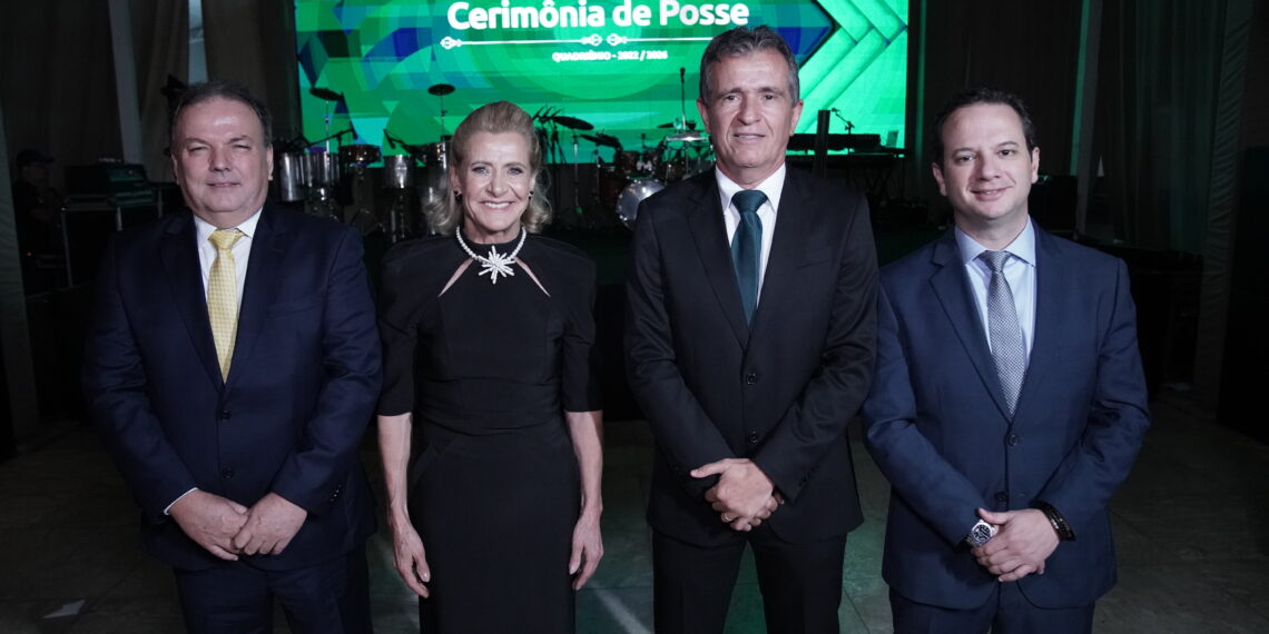 Nova diretoria da Faeb é empossada em cerimônia solene, em Salvador