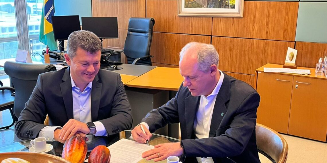 Ceplac firma parceria com iniciativa privada para pesquisa de variedades de cacau no Oeste da Bahia