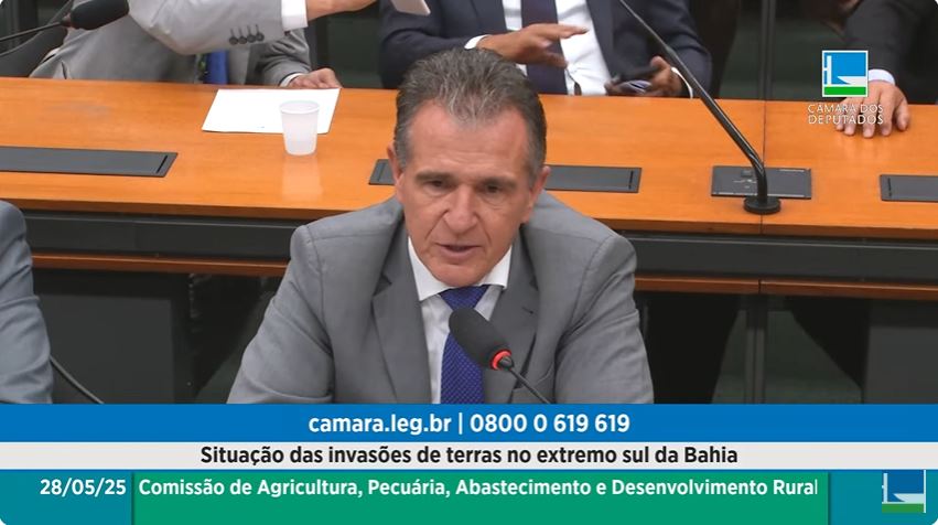Humberto Miranda, presidente da Faeb, discursa em audiência pública sobre invasões de terra
