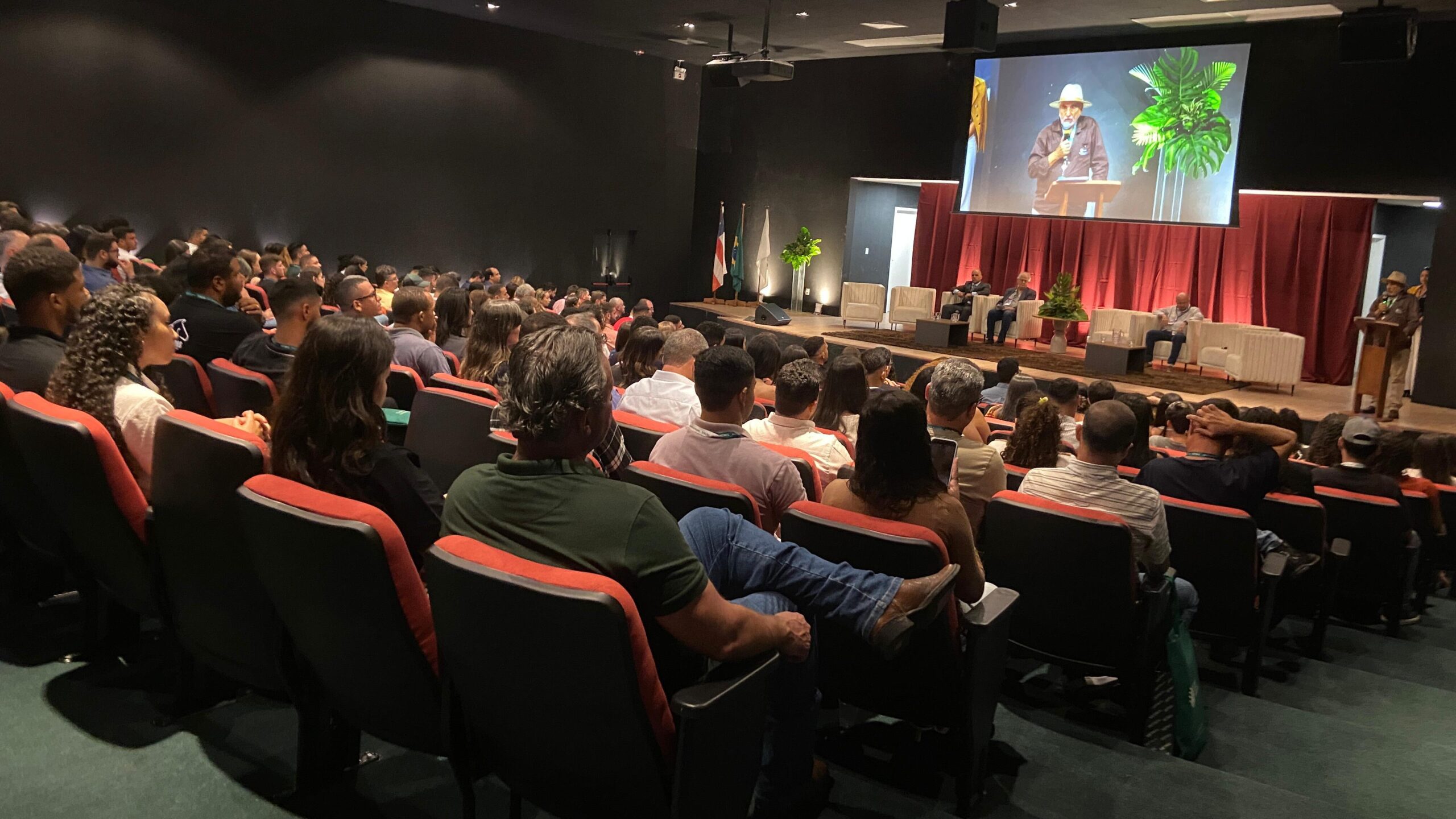 Fórum de Gastroenterologia Equina