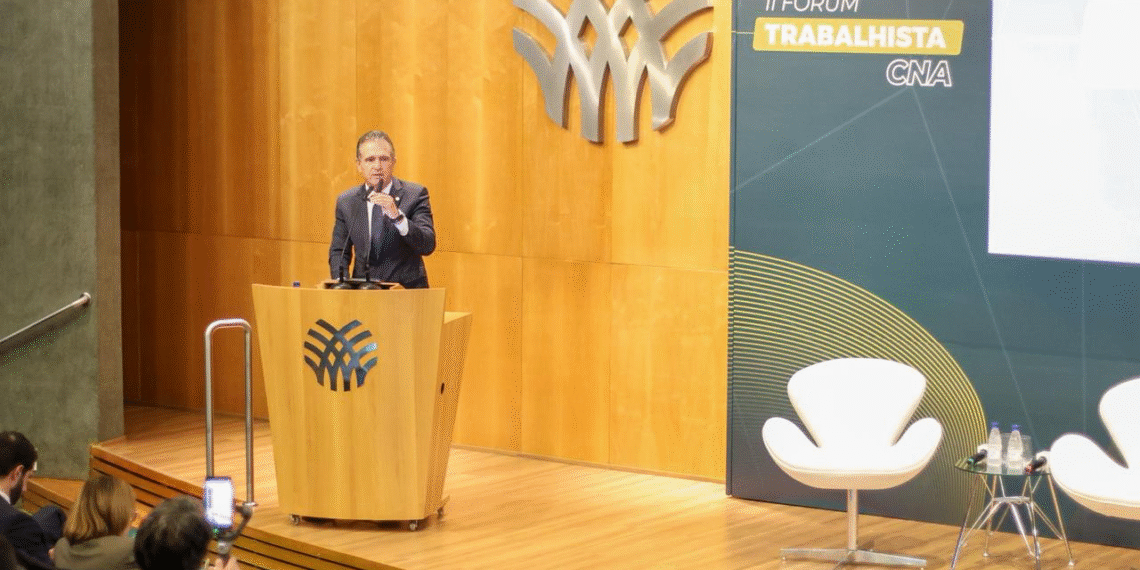 II Fórum Trabalhista da CNA reúne ministros do TST, juízes, advogados e especialistas; presidente da Faeb fez abertura oficial