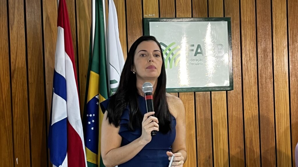 Thaic Carvalho falando sobre influência do El Niño para produtores rurais